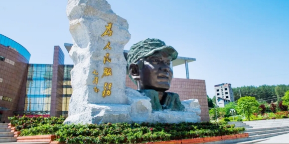《习近平在浙江》出版发行